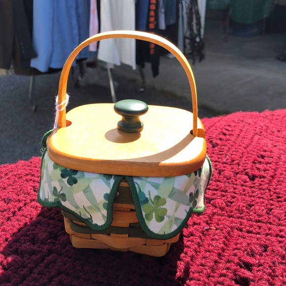 1999 Lots of Luck Basket - Picture 1 of 4